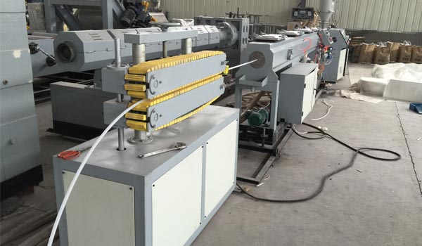 PPR管材設(shè)備